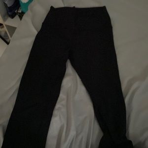 Lululemon Size 4 Cropped Leggings